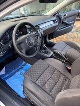 Audi A6 1.8 T Avant - - Audi A6 aus 2003: Kombi