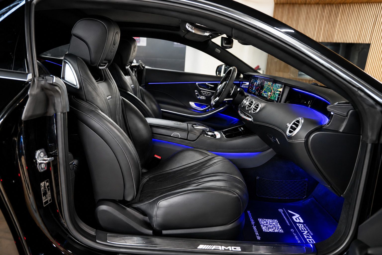 Fahrzeugabbildung Mercedes-Benz S S 63 AMG 4Matic *Pano*Designo*Ambiente*Carbon*