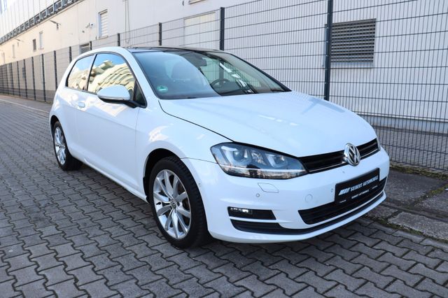 Volkswagen Golf VII 2.0TDI Highline NAVI PANO BIXENON PDC