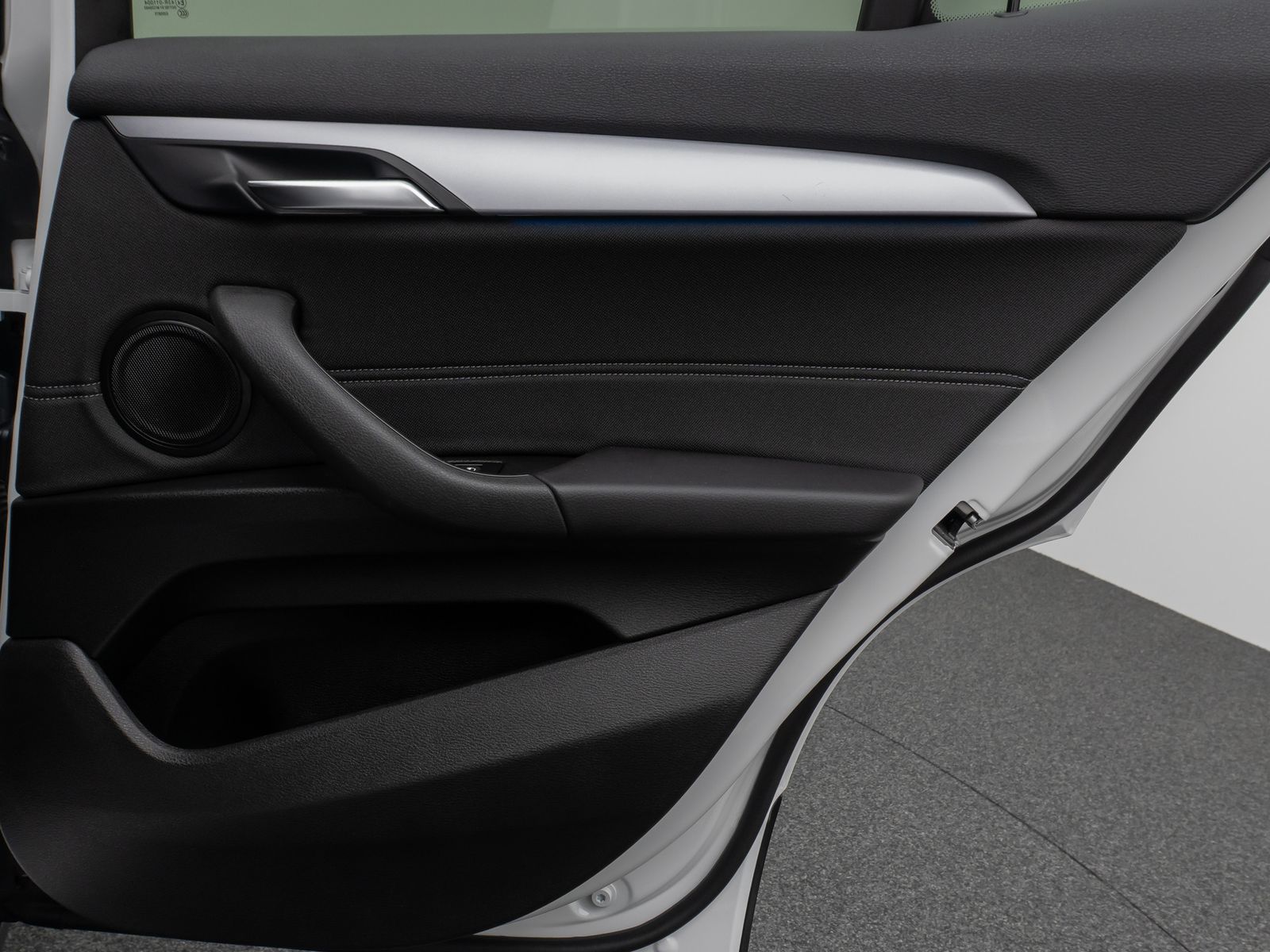 Fahrzeugabbildung BMW X2 xD25e Kamera DAB HiFi Navi Komfort Sport LED