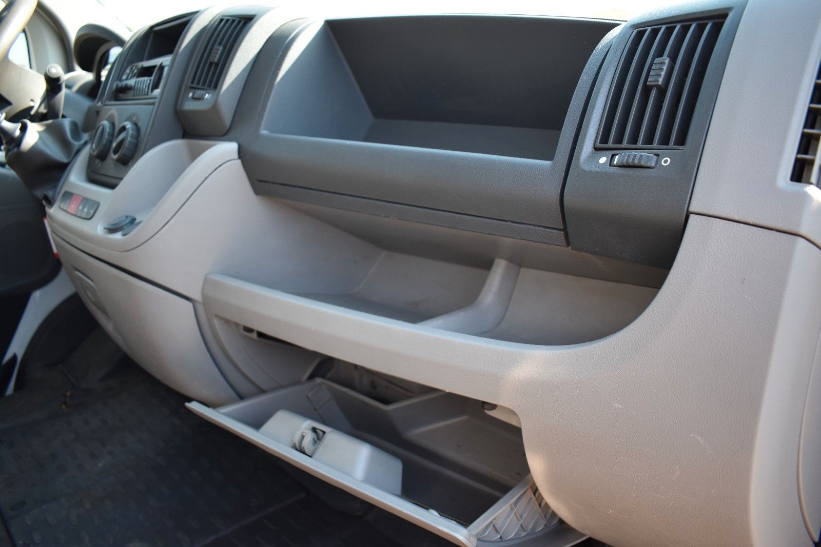 Fahrzeugabbildung Citroën Jumper Pritsche Doka. 35 L4 Lang HDi 120 Heavy