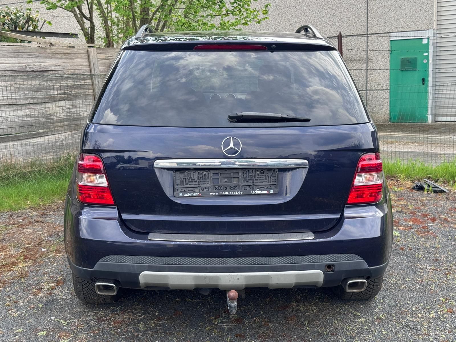 Fahrzeugabbildung Mercedes-Benz 3.0 CDI V6 BRABUS/PANO/AHK/RCAM/ALLWETTER/LED