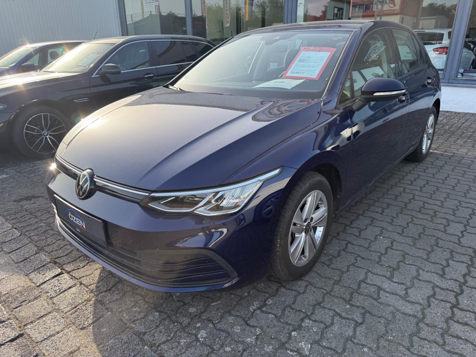 Volkswagen Golf VIII Life *ACC*AHK*APPS*NAVI*LIGHT*