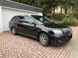 Toyota Avensis Combi (EZ 08, 222.000 km, HU ausstehend) - gebrauchte Toyota Avensis aus dem Jahr 2008