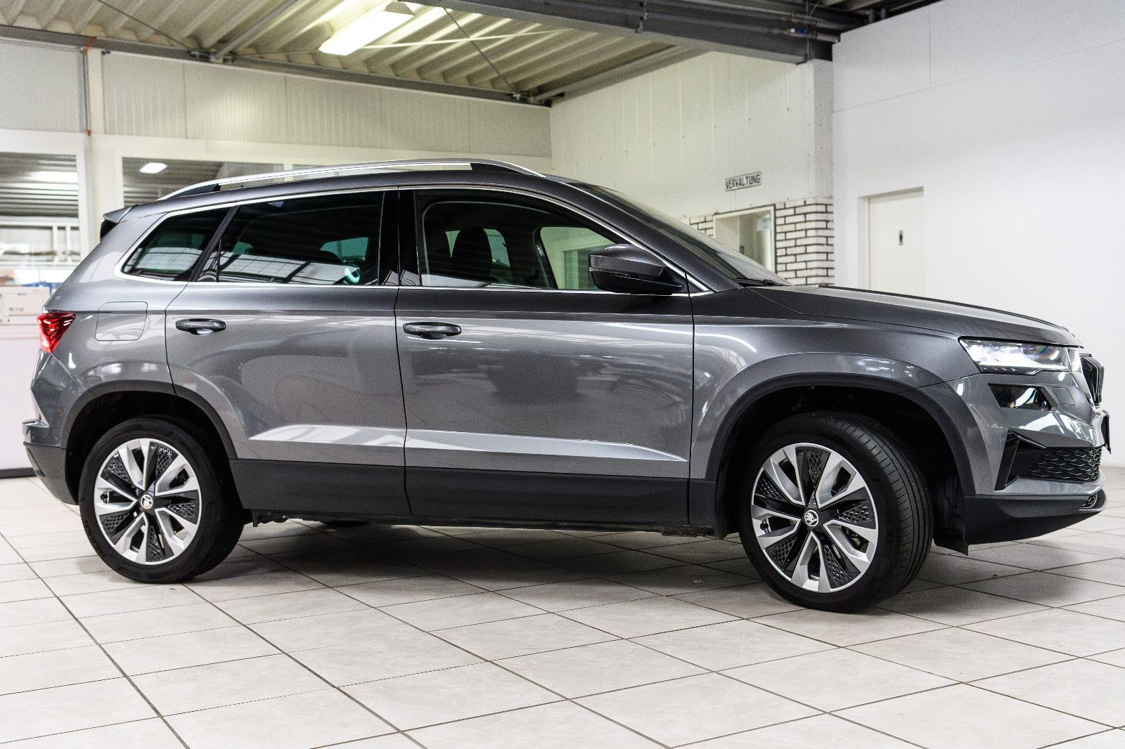 Fahrzeugabbildung SKODA Karoq Selection