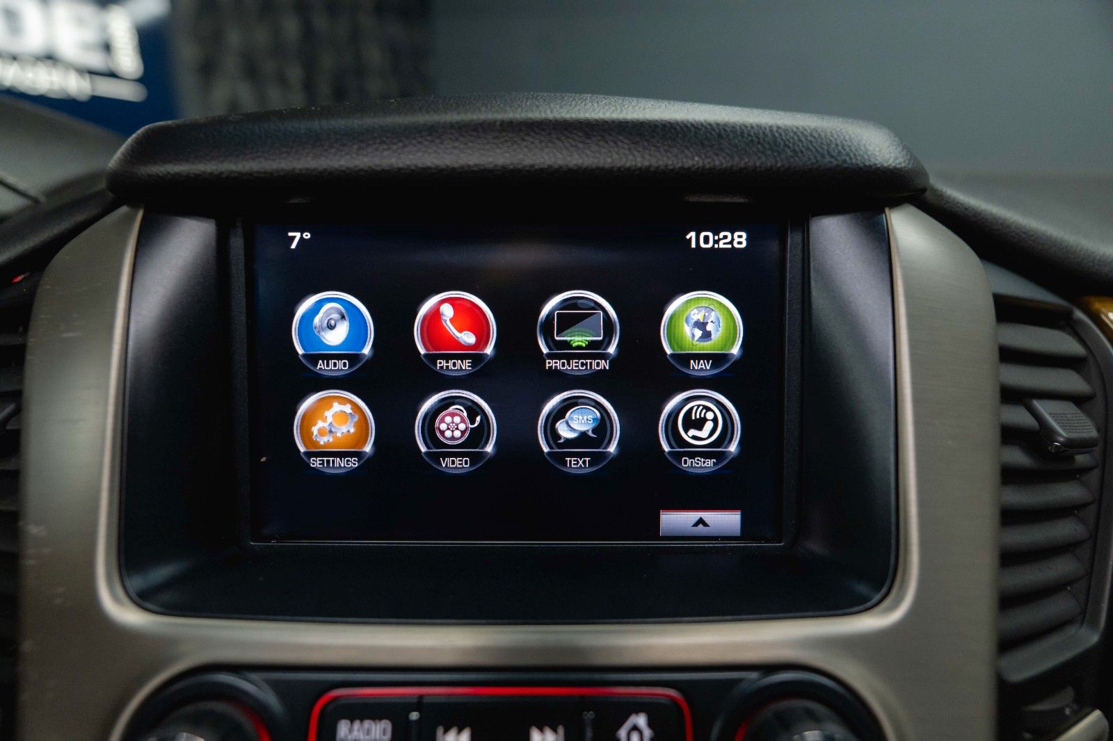 Fahrzeugabbildung GMC Yukon 6.2 V8 DENALI 4x4 LED *Unfallfrei*TV*ACC*