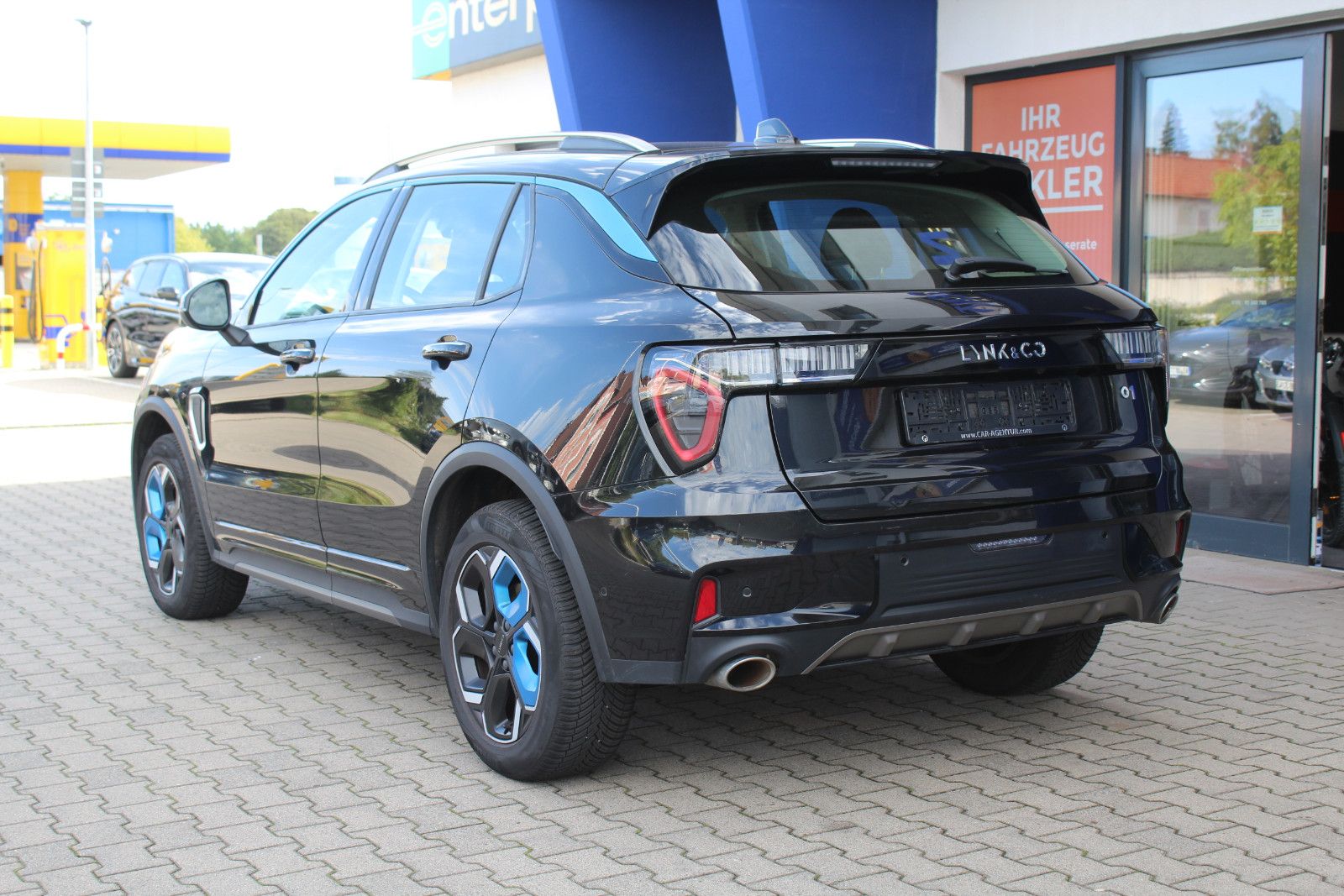 Lynk & Co 01