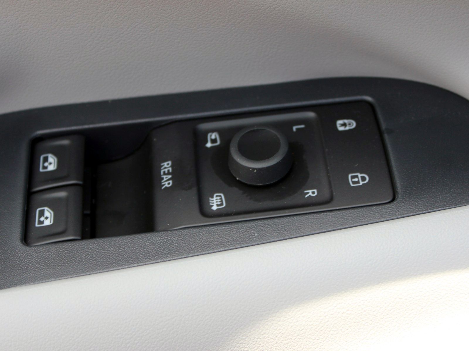 Fahrzeugabbildung Ford Explorer RWD
