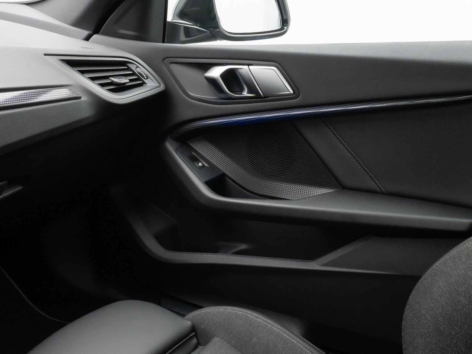 Fahrzeugabbildung BMW 218i Gran Coupé SportLine DAB PDC DrivAssist LED