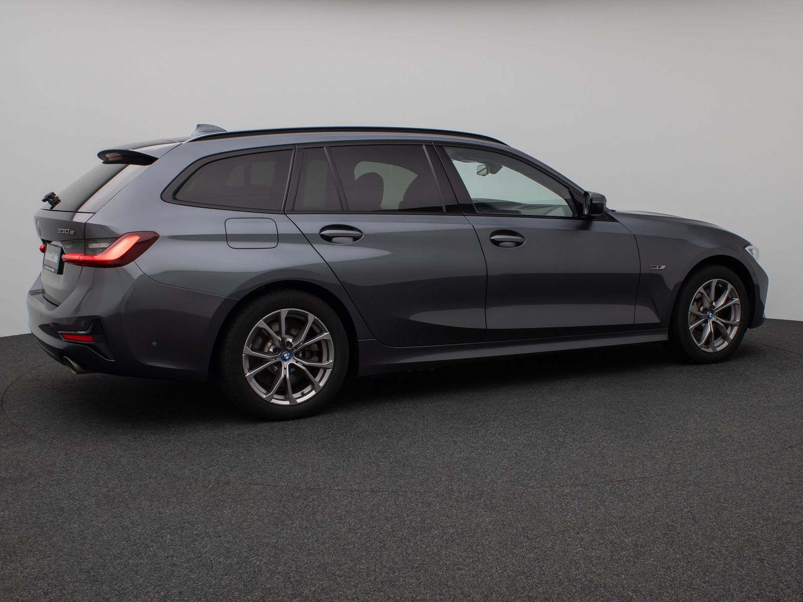 Fahrzeugabbildung BMW 330e SportLine Laser Kamera HUD DAB HiFi Komfort