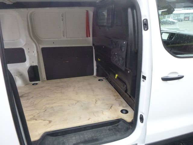 Vivaro Cargo M