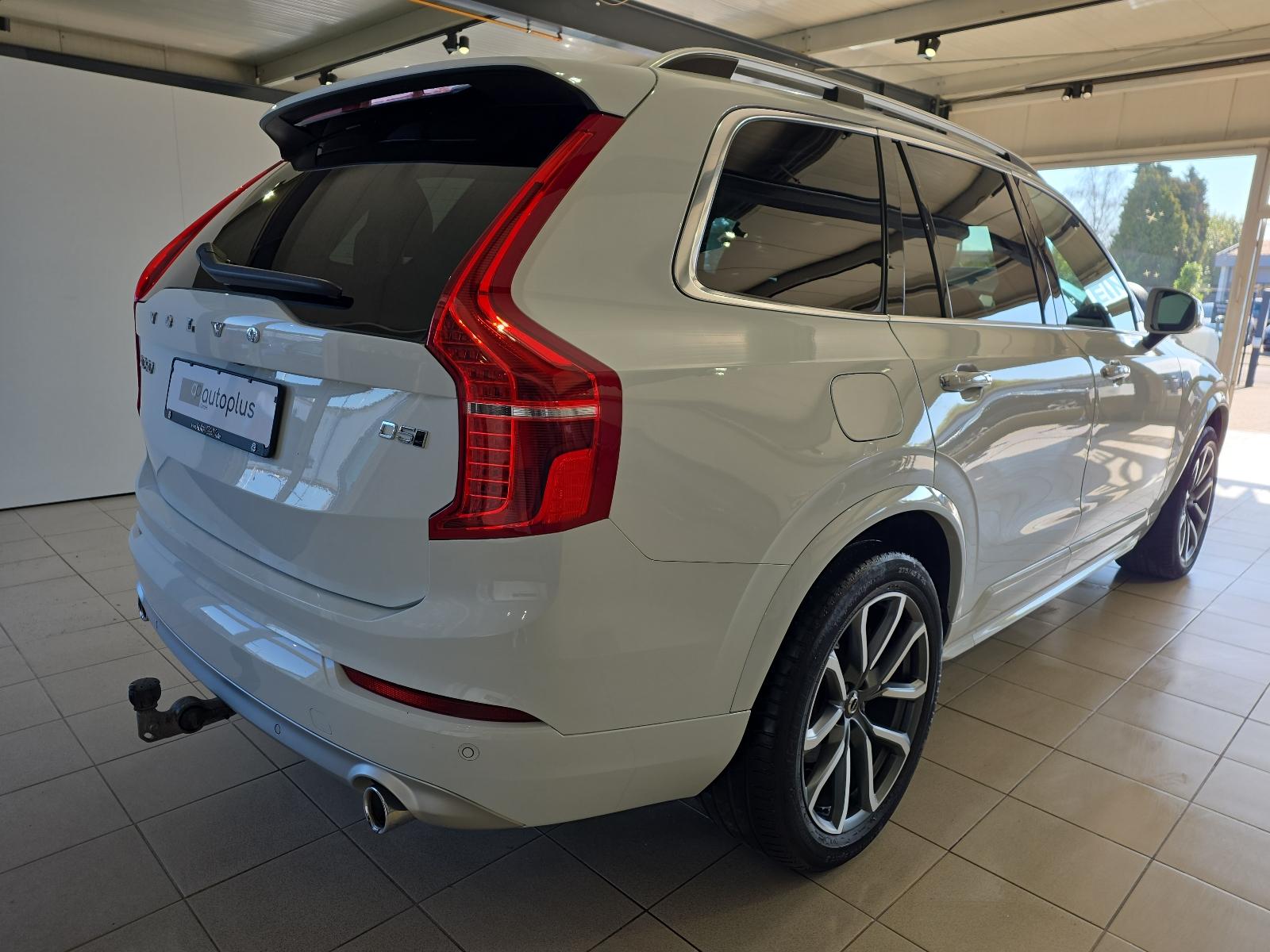 Volvo XC90 D5 Momentum AWD AHK Pano FourC 360° WinterP