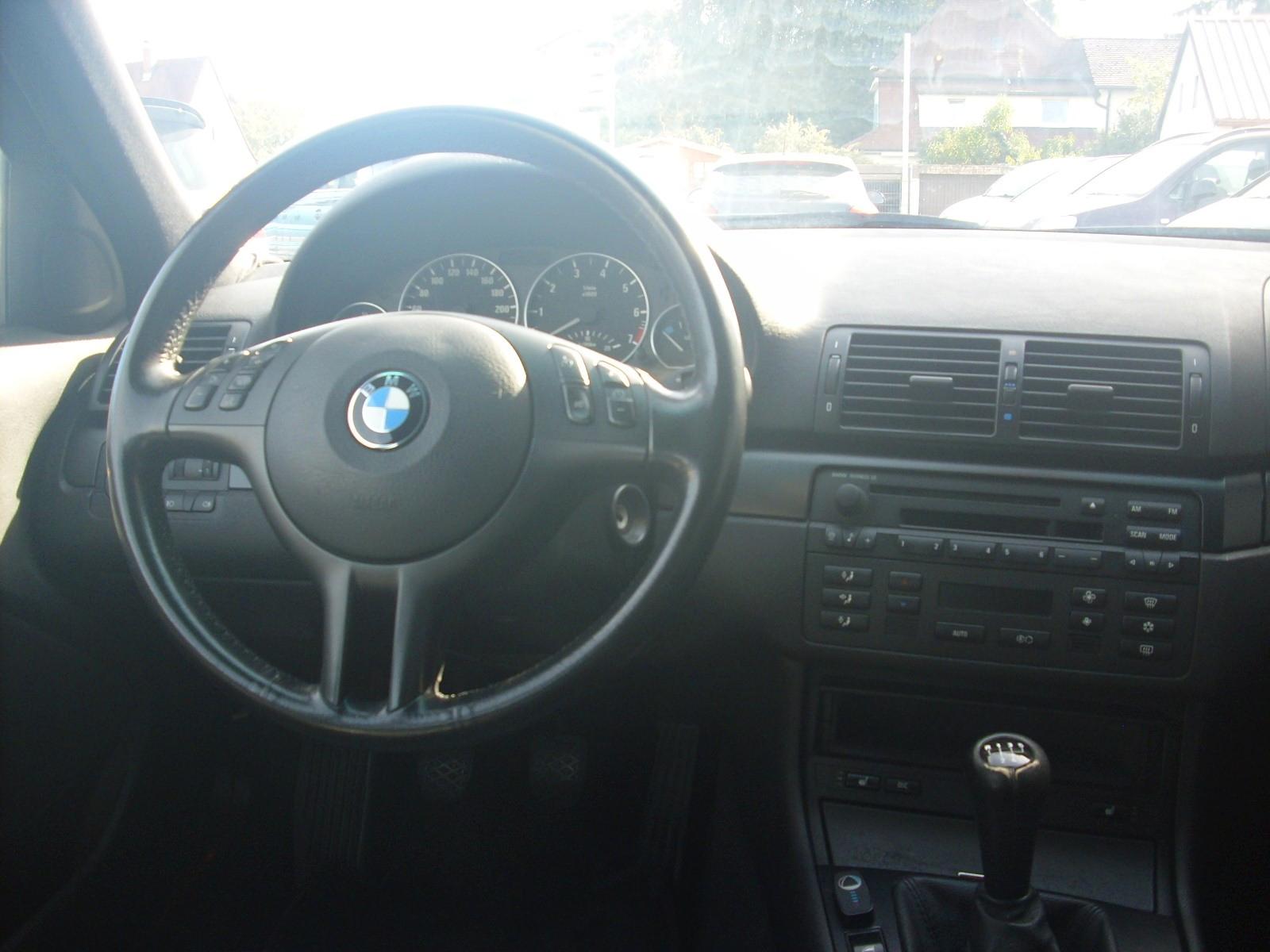BMW 318 2004 — photo 8