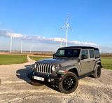 Jeep Wrangler  Hybrid Sahara  4XE - Jeep Wrangler X mit Hybrid-Antrieb (Benzin/Elektro)