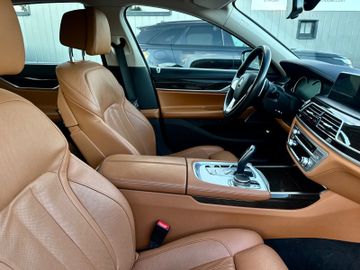 BMW 740 - 5