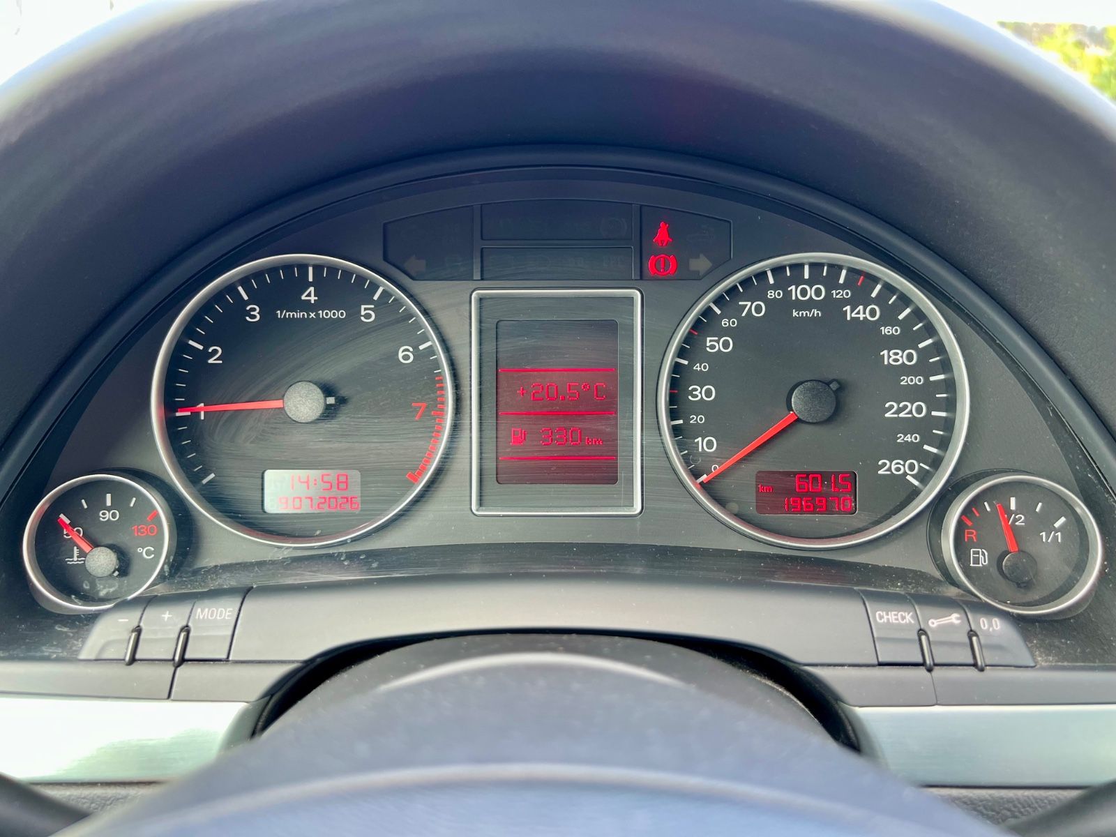 AUDI A4 1.6 AAC SHZ RADIO NAVI USB
