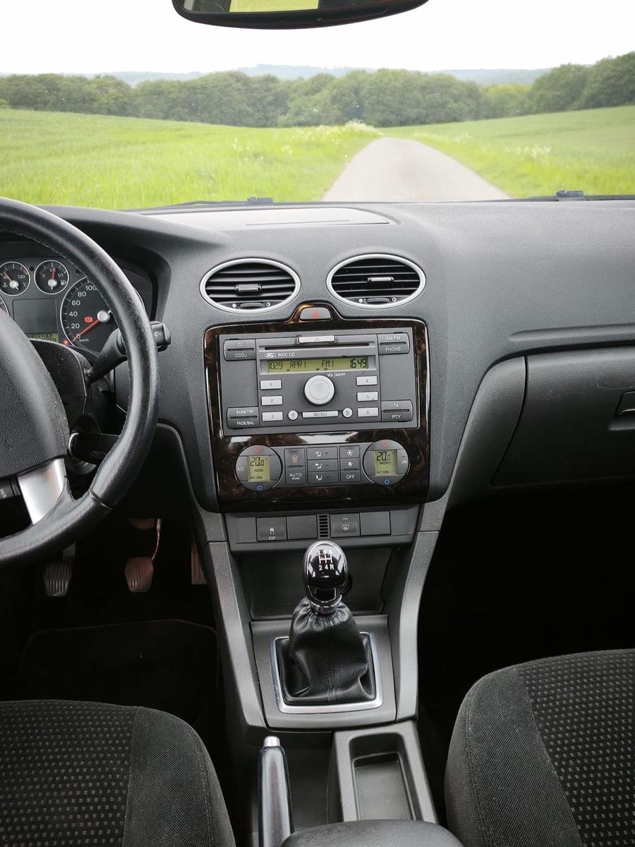 Ford Focus 2005 — photo 14