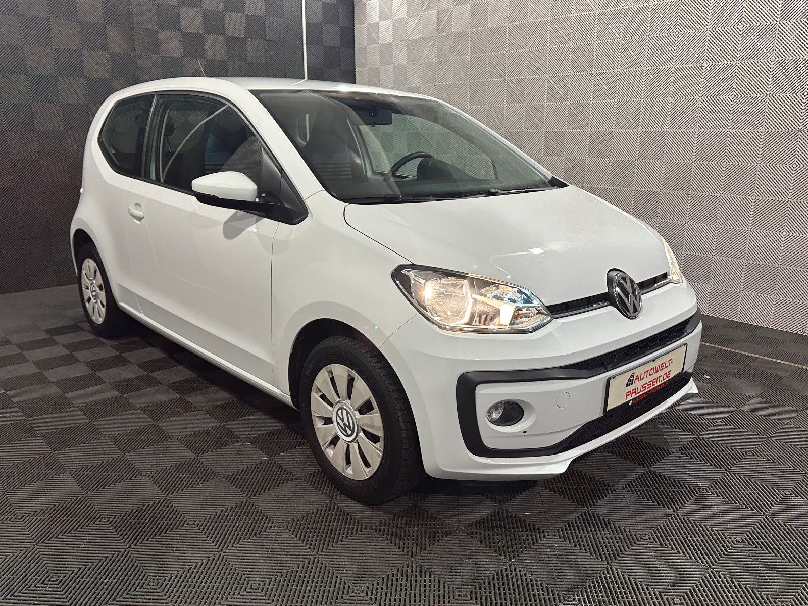 Gebrauchtwagen Volkswagen up up 1.0*MOVE UP!*PDC-SHZ-KLIMA-BLUETOOTH-USB-AUX in Horb am Neckar