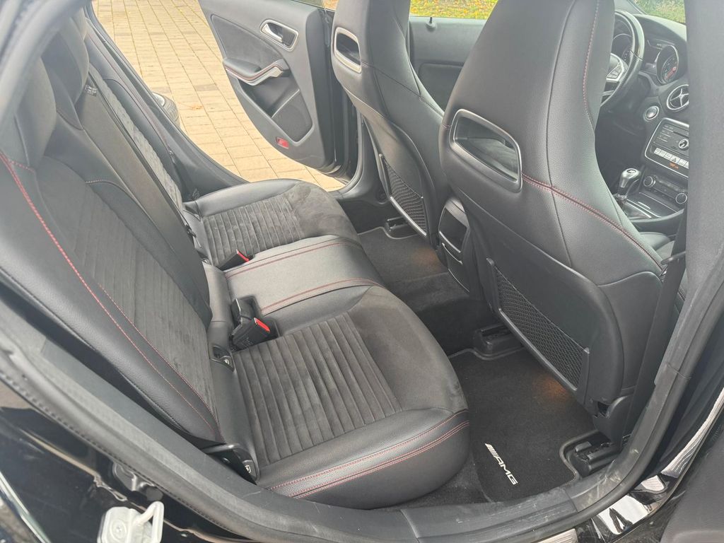 MERCEDES-BENZ CLA 250 18