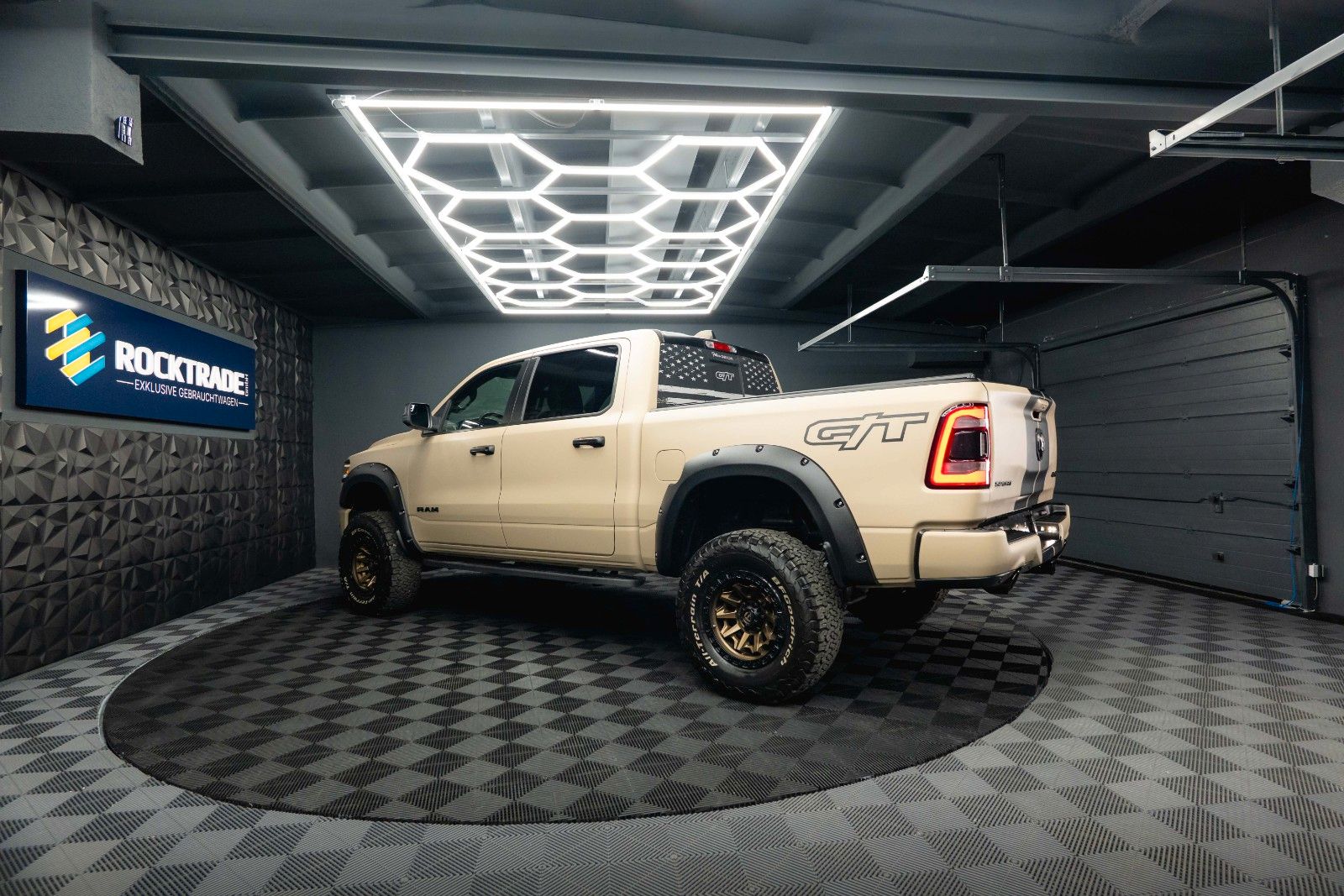 Fahrzeugabbildung Dodge RAM 5.7 V8 HEMI 4x4 NIGHT GT SPORT Offroad 19%