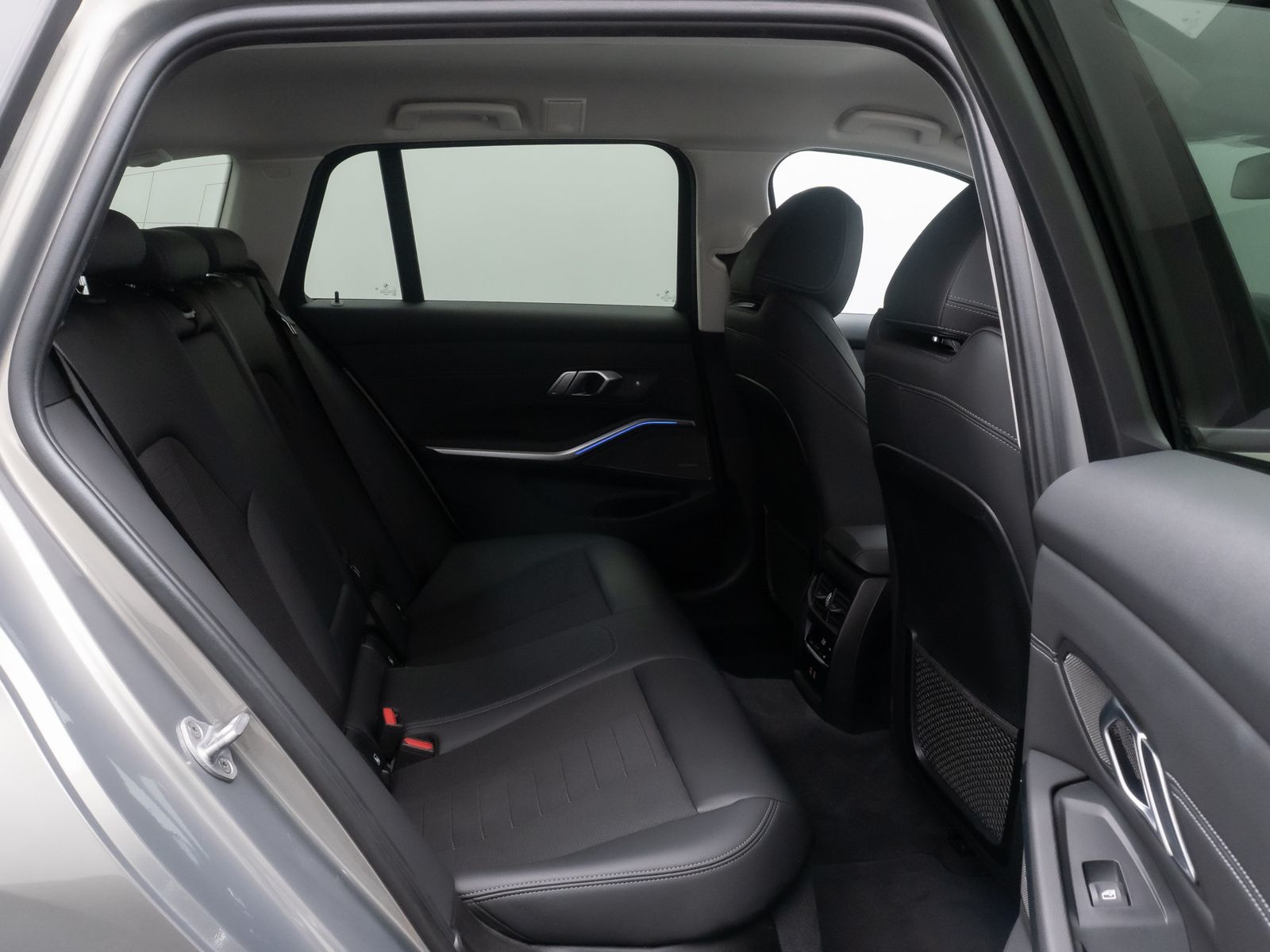 Fahrzeugabbildung BMW 320d xD Sport Line H/K DAB AHK Kamera 18Zoll