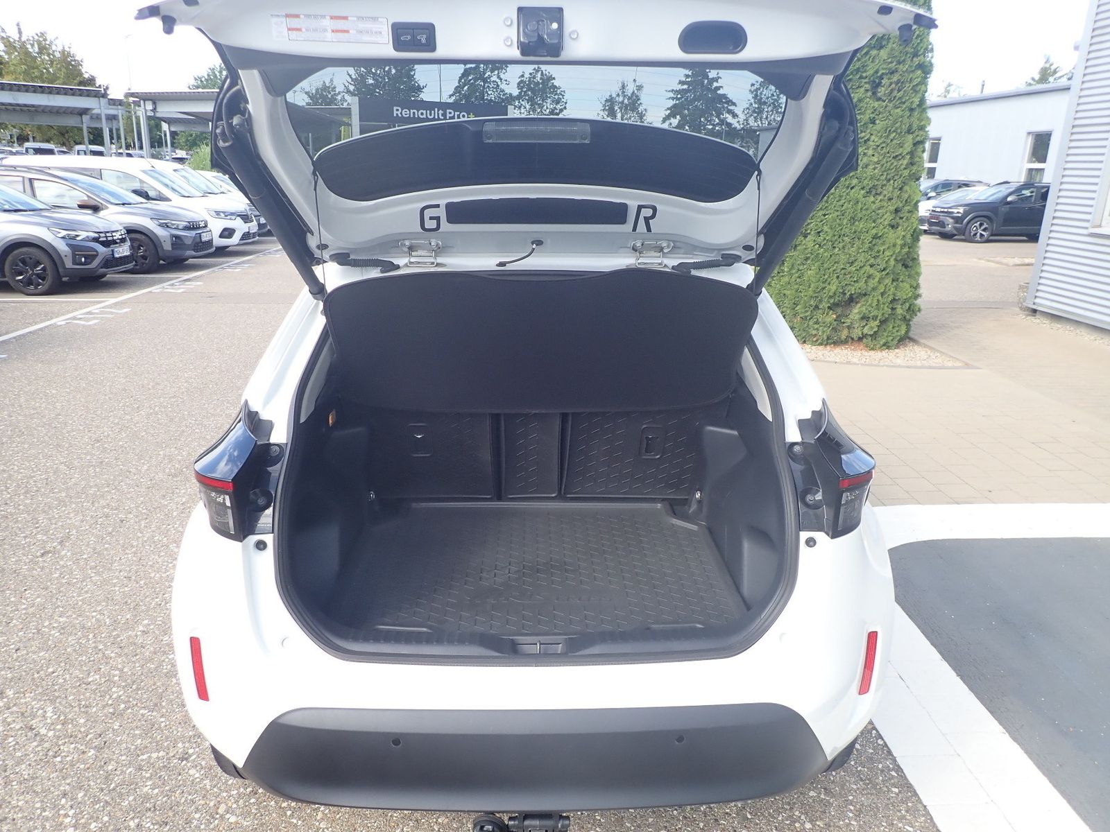 Fahrzeugabbildung Toyota Yaris Cross 1.5 Hybrid Elegant 4X2