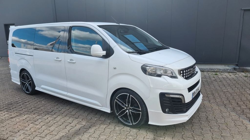 Image of Peugeot Traveller