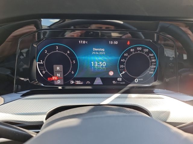 Fahrzeugabbildung Volkswagen Golf MOVE 2,0 TDI DSG PANO STHZG AHK NAVI KESSY