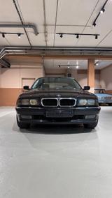 BMW 728i - BMW 7er Reihe mit Benzin-Antrieb