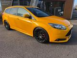 Ford Focus Turnier ST*BIXENON*LEDER*RFK*SPURHALTE - Ford Focus aus 2012: ST