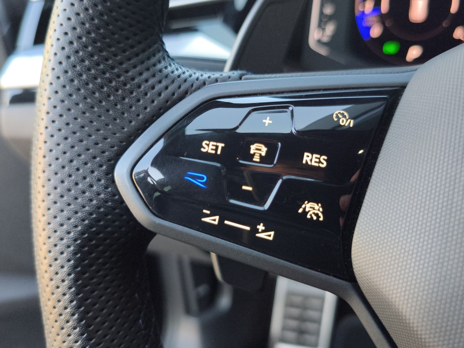Volkswagen Arteon SB 2.0 TSI DSG 4Mo R IQ.LIGHT NAVI-PRO HU foto 19