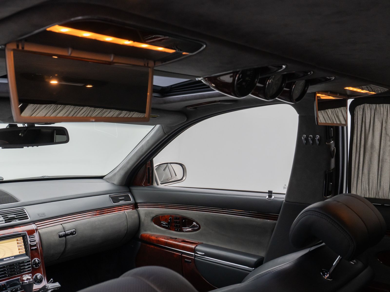 Fahrzeugabbildung Maybach 57 DUOTONE V12 Fondpaket Massage Solar VOLL