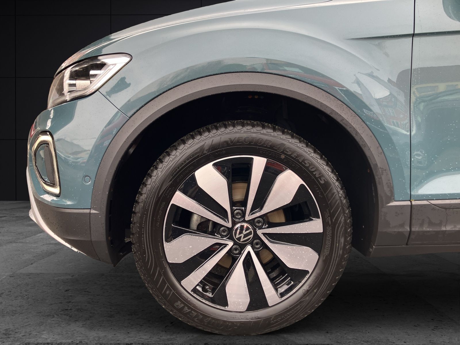 Fahrzeugabbildung Volkswagen T-Roc 1.0 TSI Move LEDplus AHK Navi AID ACC RFK