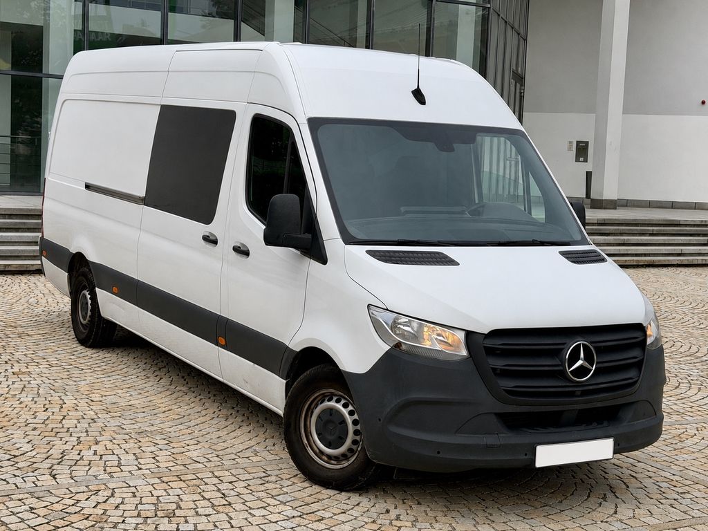 Image of Mercedes-Benz Sprinter