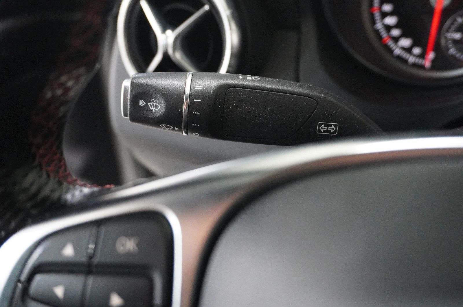 Fahrzeugabbildung Mercedes-Benz CLA 180 COUPE AMG LINE NAVI/LED/SPORT/TEMP./AMG