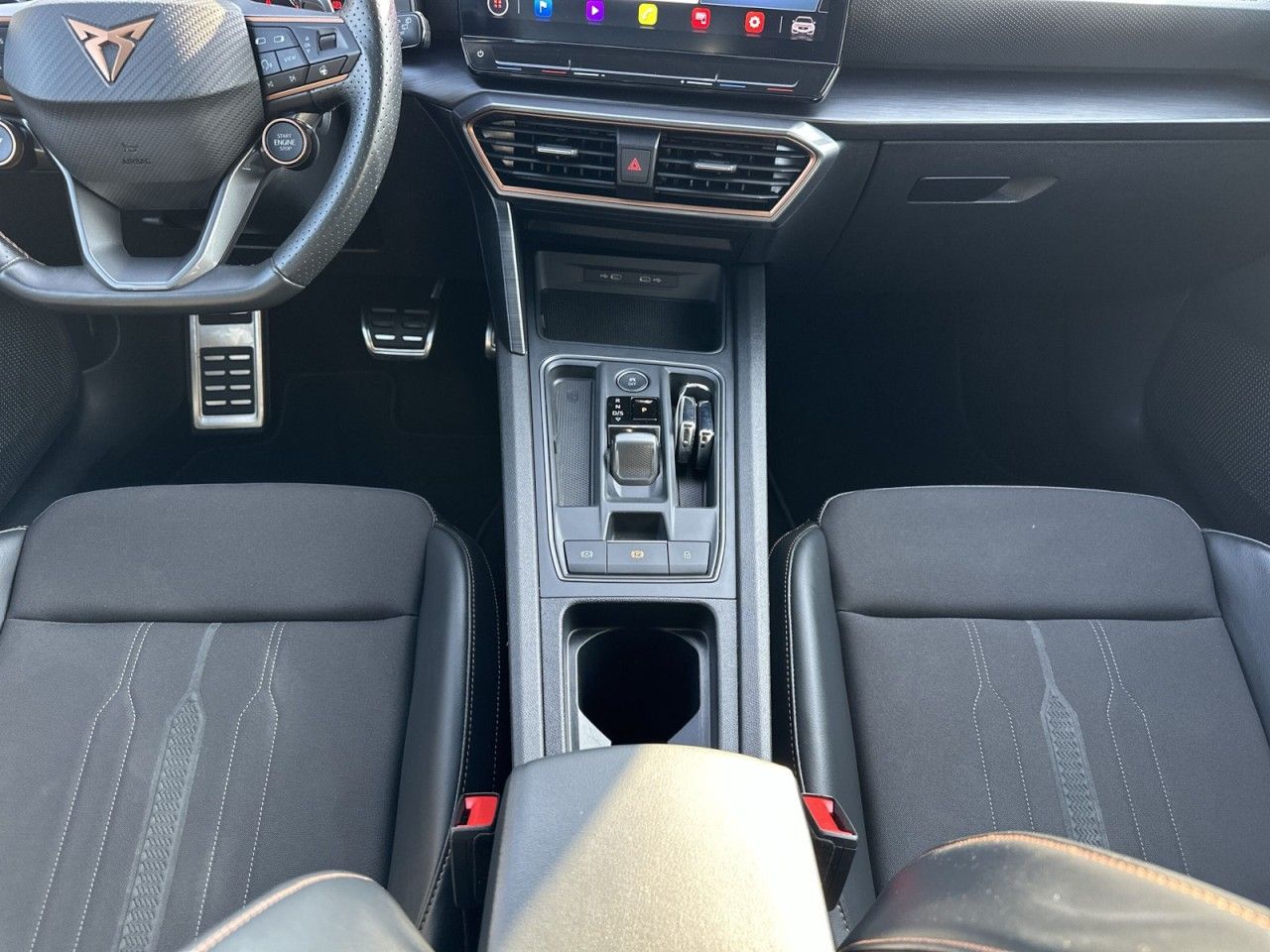 Fahrzeugabbildung CUPRA Leon Sportstourer VZ 2.0 TSI 4Drive DSG - mit KI generiert/bearbeitet