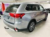 Mitsubishi Outlander Top 2.2 DI-D Top 4WD 7-Sitzer - Mitsubishi Outlander mit Schiebedach