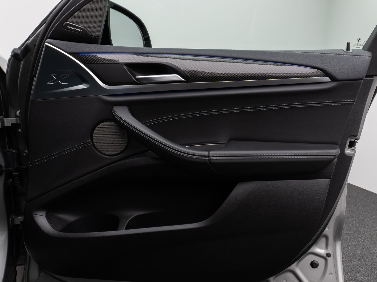 Fahrzeugabbildung BMW X4 M Panorama 360°HUD H/K TV DispKey