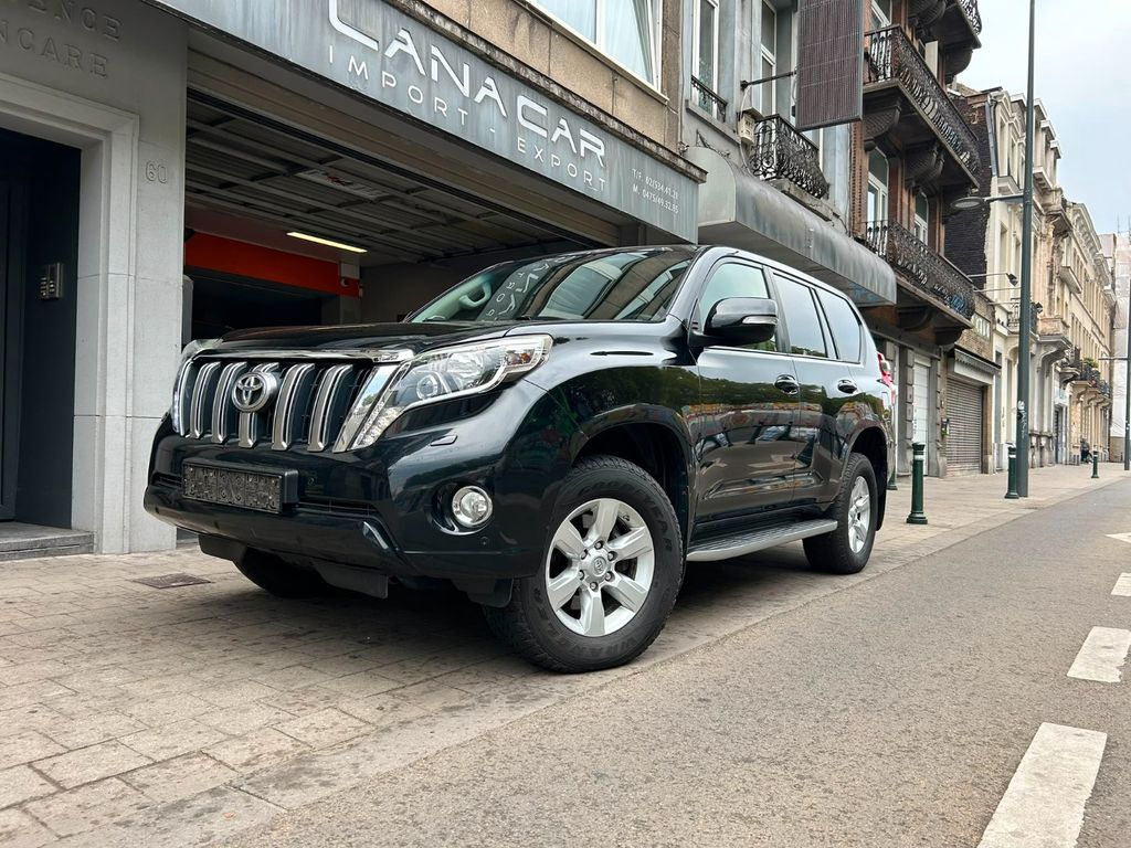 Image of Toyota Land Cruiser