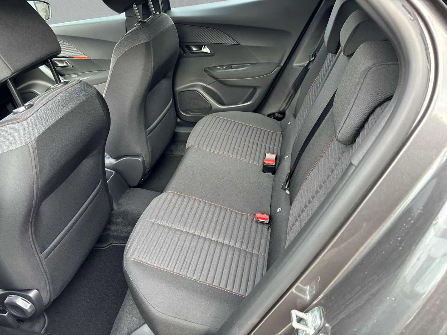 Fahrzeugabbildung Peugeot 2008 Active Pack 1.2 PureTech 100 EU6d