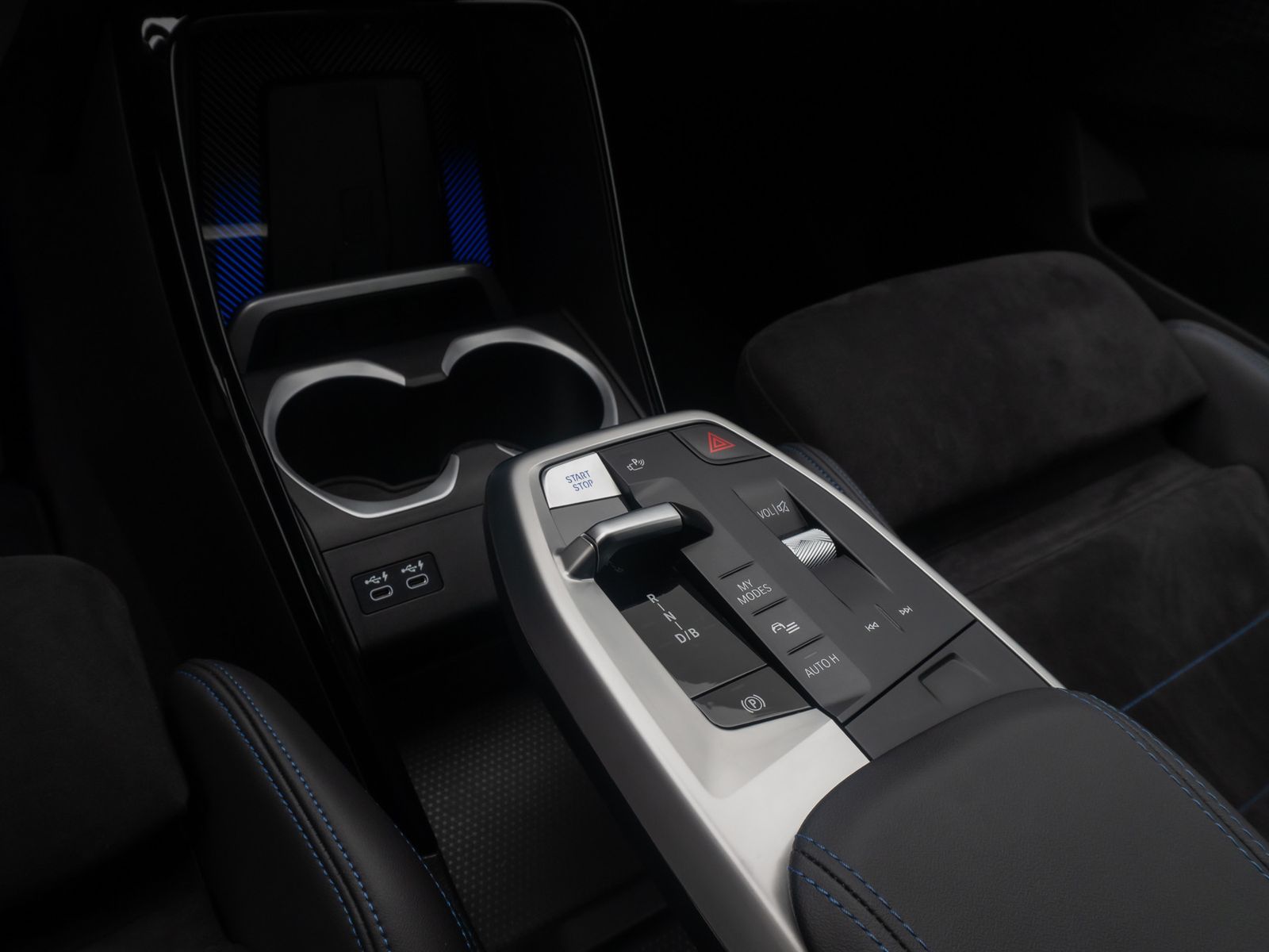 Fahrzeugabbildung BMW iX1 xD30 M Sport DAB Kamera FernlichtAss Komfort