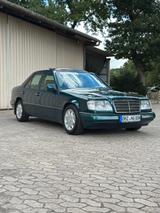 Mercedes-Benz E220 W124 Limousine/Automatik/H-Zulassung - Mercedes-Benz W124
