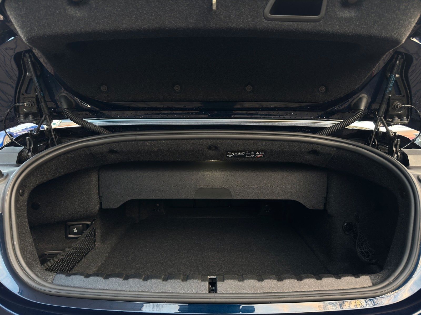 Fahrzeugabbildung BMW M4 Comp. Cabrio xDrive HUD/360°/H&K/Bhz.Lenk