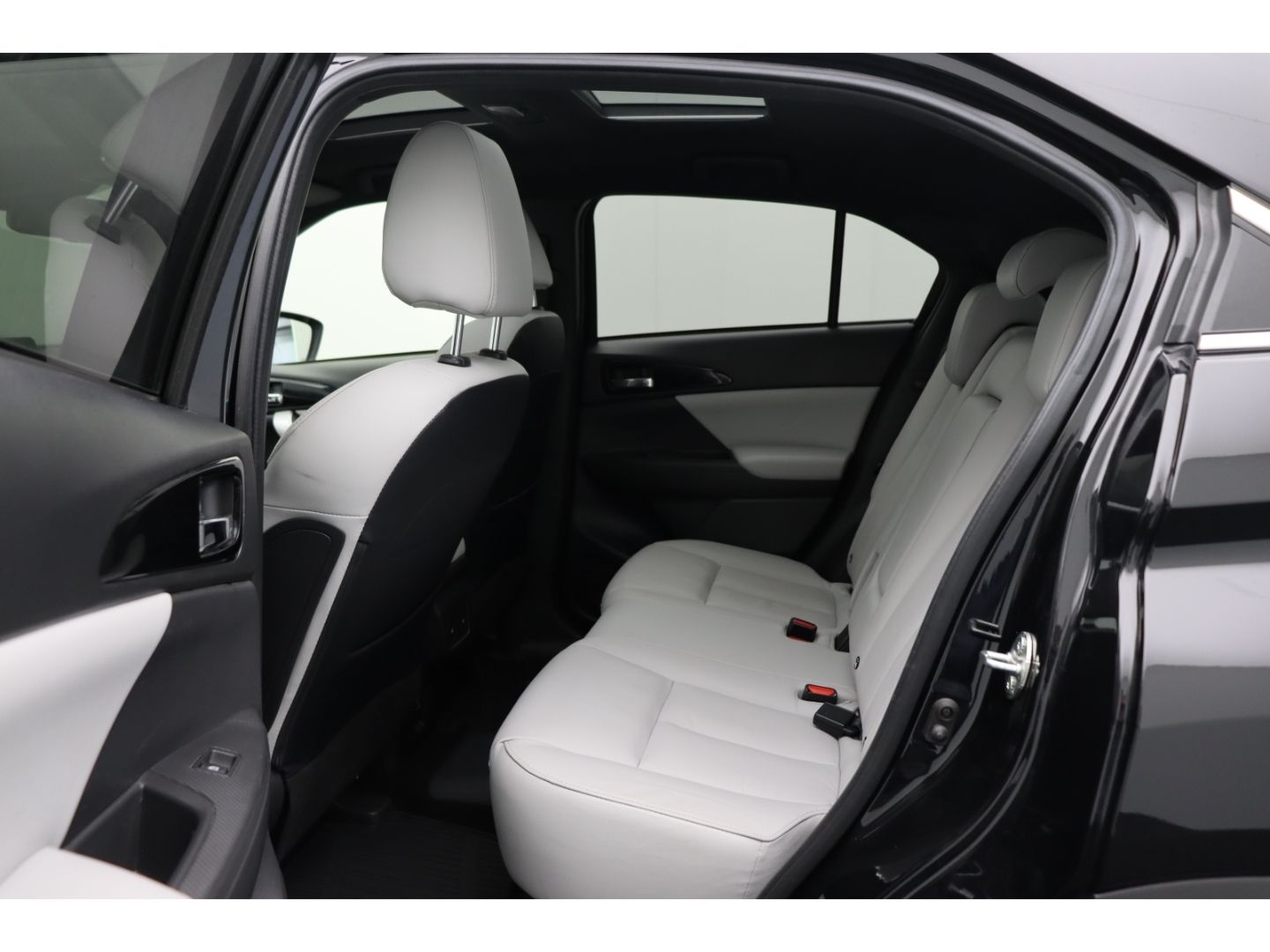 Fahrzeugabbildung Mitsubishi Eclipse Cross Top Hybrid 4WD ACC Pano Schiebedac