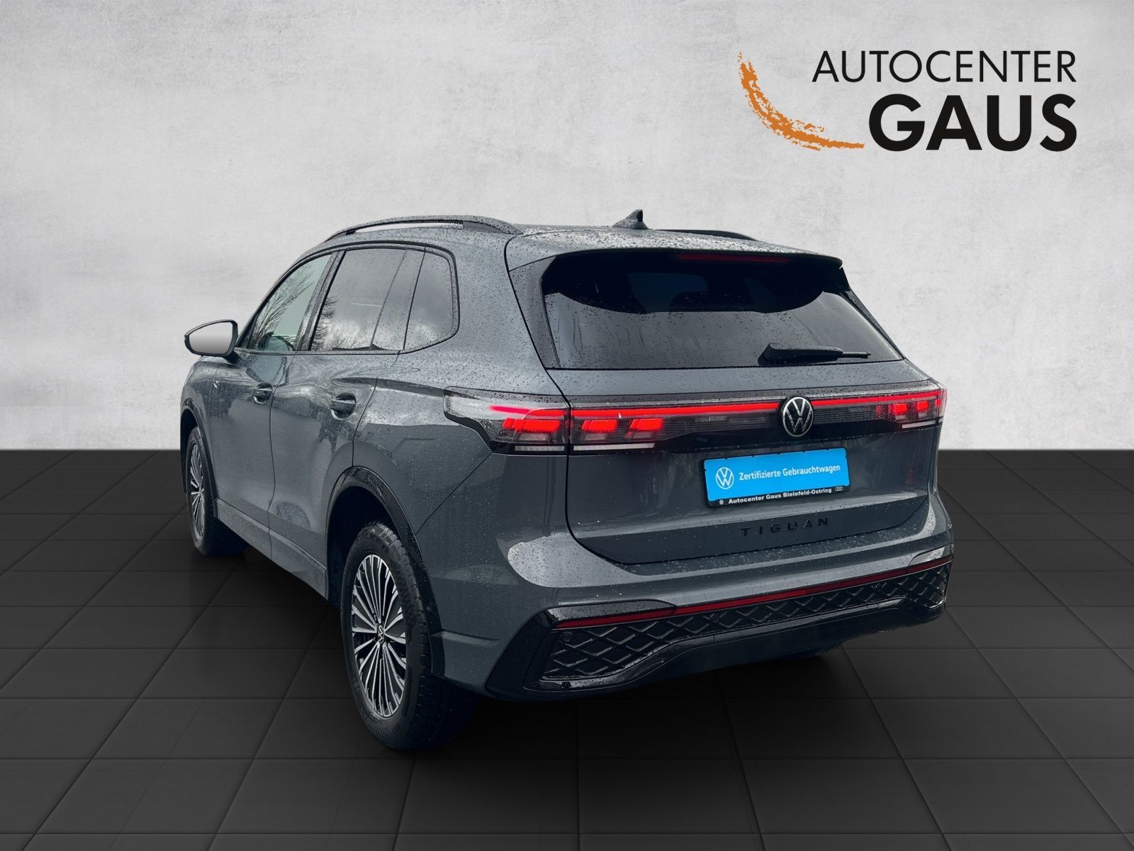 Tiguan R-Line 2.0 TDI DSG 4M AHK*Navi**Pano*Blac