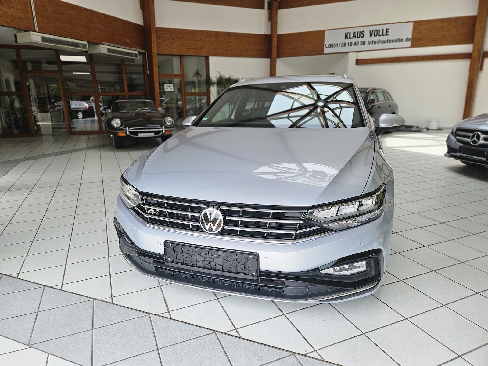 Volkswagen Passat 2.0 TDI R-Line LED VirtuC AHK ACC Leder