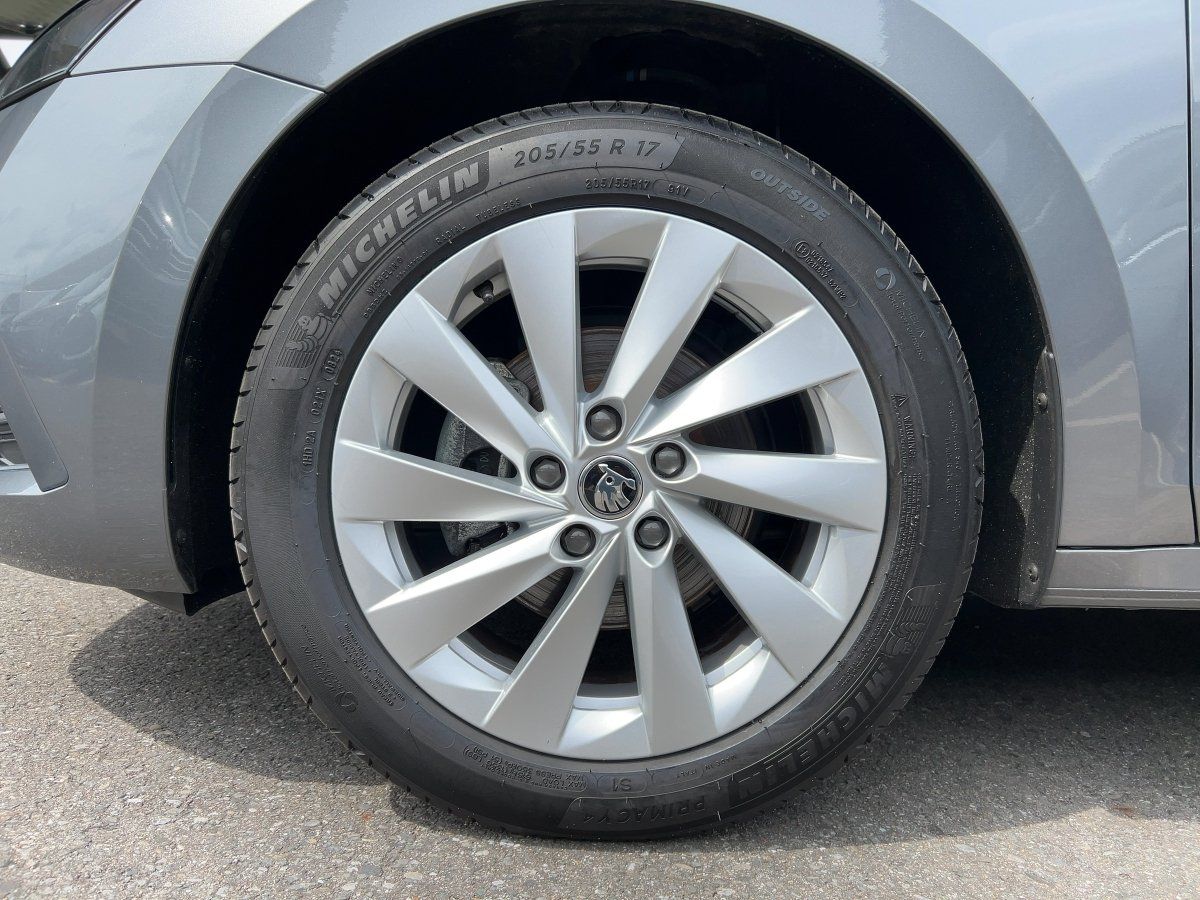 Skoda Octavia Combi Style 2.0 TDI DSG AHK+ACC+NAVI+HUD foto 13