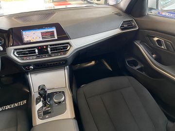 BMW 318d Touring  *1.HAND*19%MWST.*PANO*NOTRUFSYSTEM