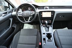 VW Passat Variant 2.0 TDI Business Navi AHK CarPlay VW Passat Variant 2.0 TDI Business Navi AHK CarPlay