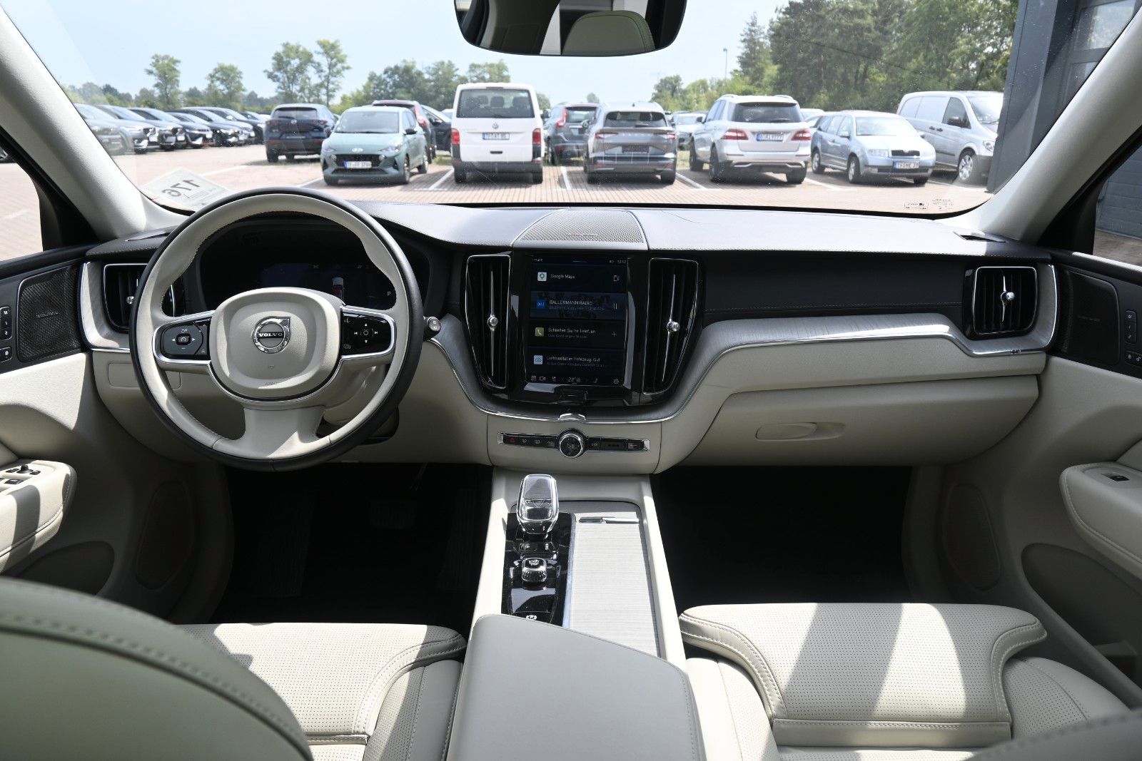 Fahrzeugabbildung Volvo XC60 B5D AWD Ultimate Dark*LED*PANO*STHZ*H&K*360